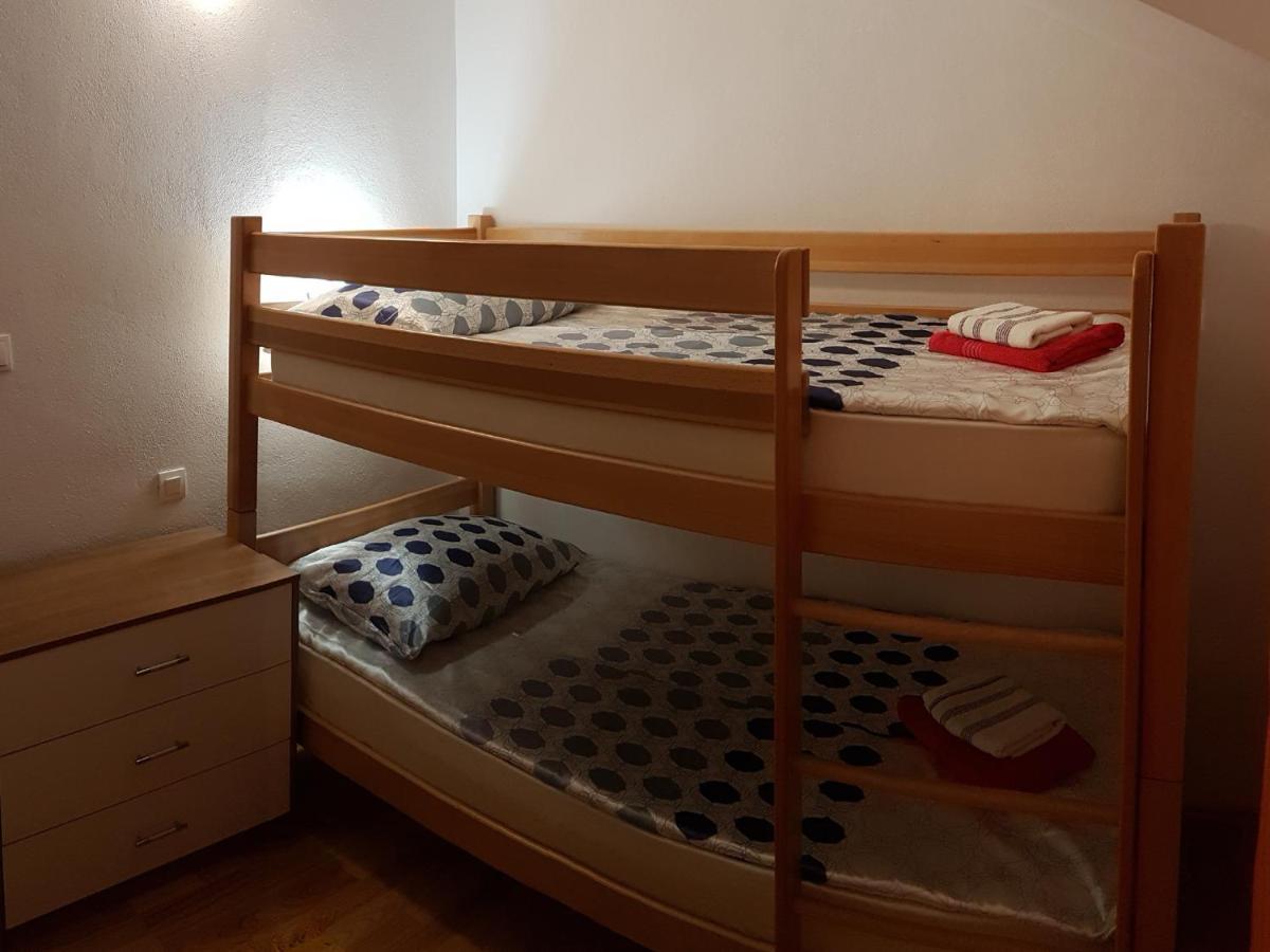 Apartman Vojaline Milna  Bagian luar foto