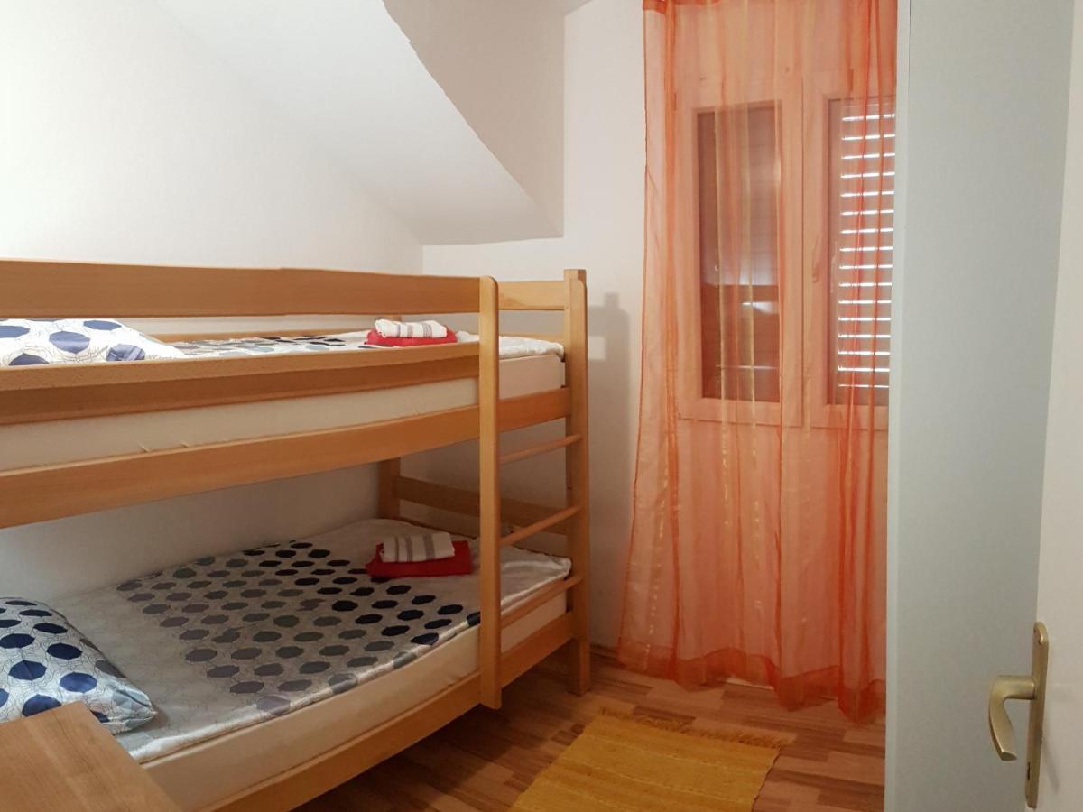 Apartman Vojaline Milna  Bagian luar foto