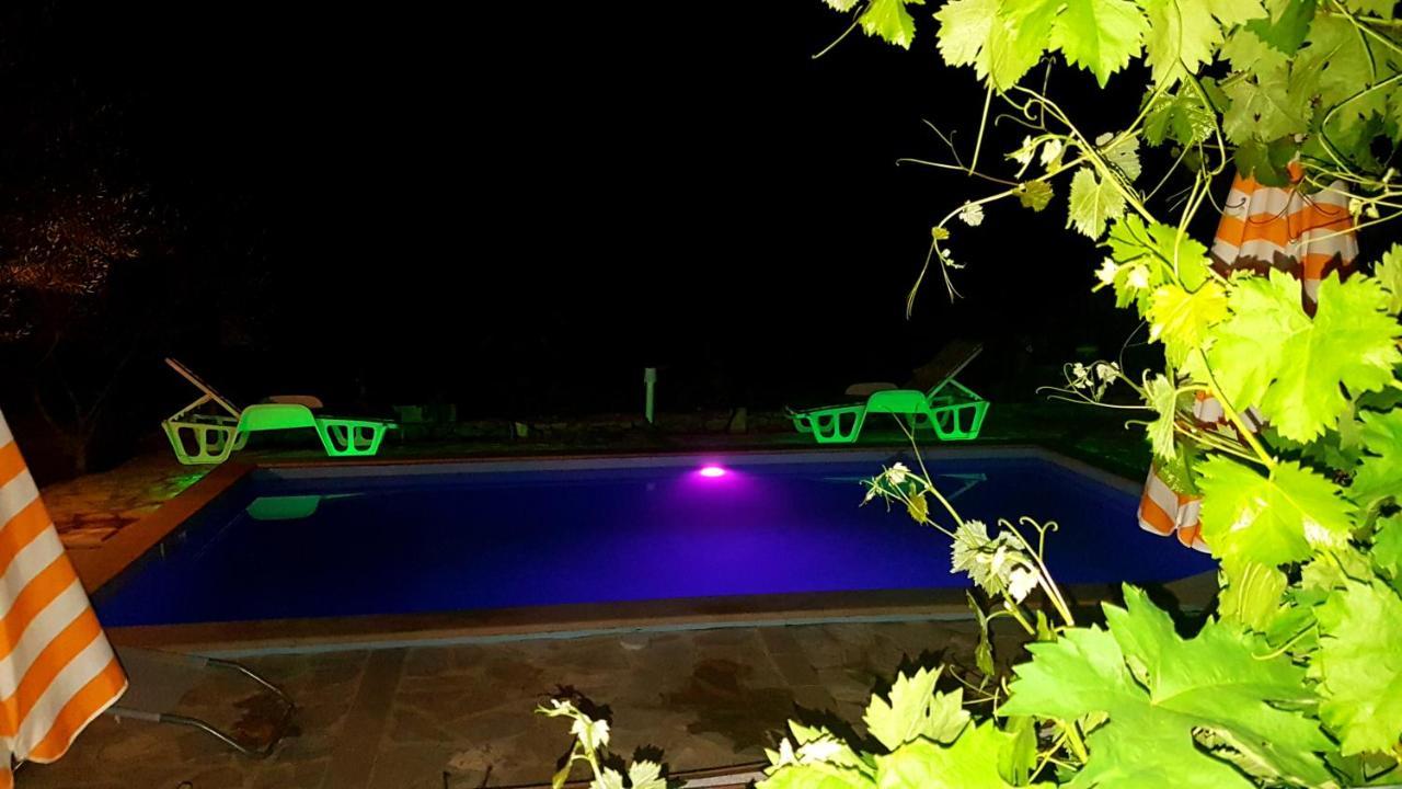 Apartman Vojaline Milna  Bagian luar foto