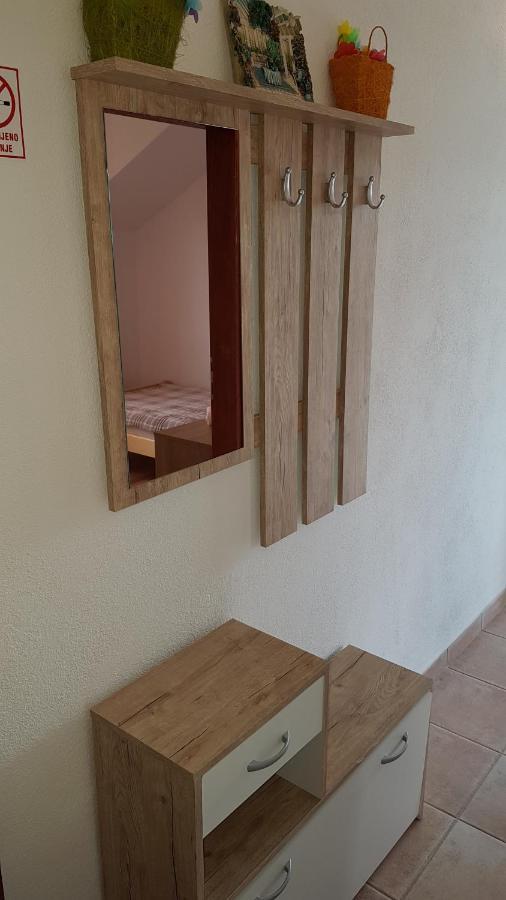Apartman Vojaline Milna  Bagian luar foto