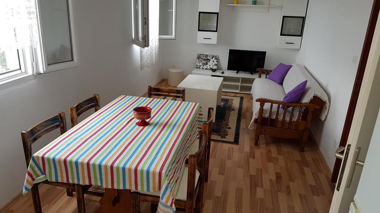 Apartman Vojaline Milna  Bagian luar foto