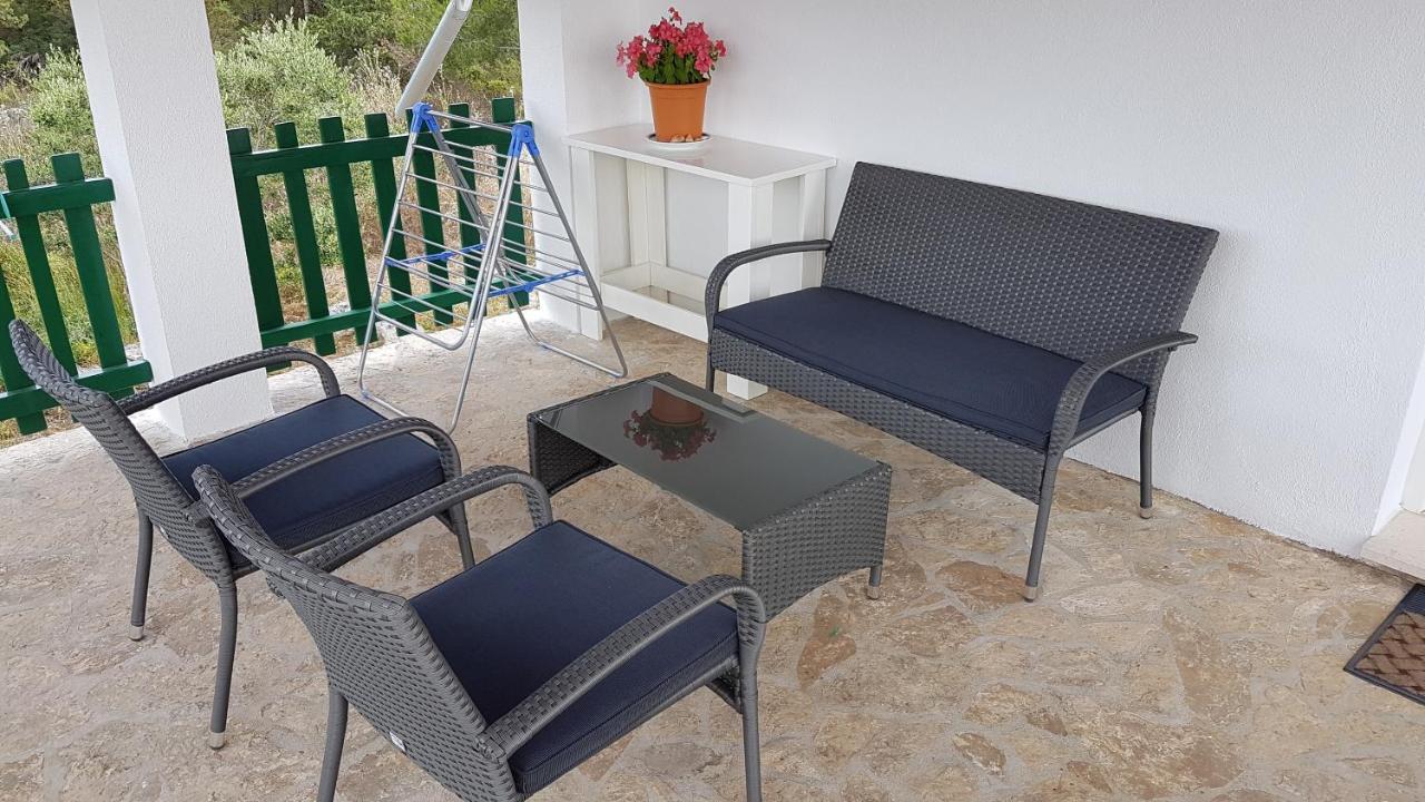 Apartman Vojaline Milna  Bagian luar foto