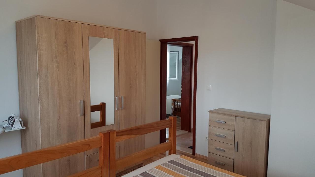Apartman Vojaline Milna  Bagian luar foto